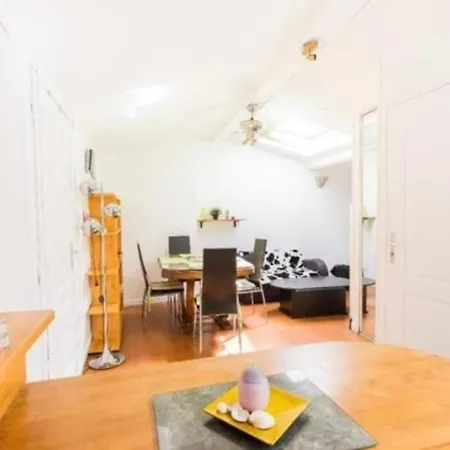 F3 Calme, Spacieux Et アパート *